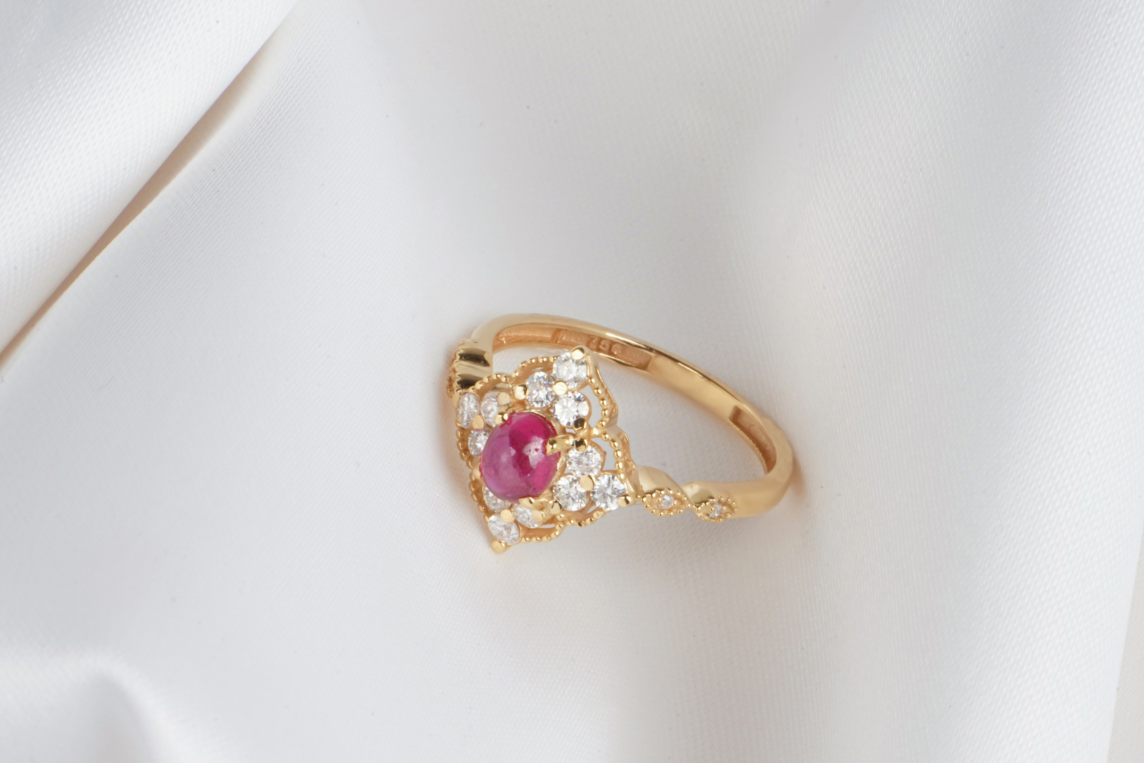 Arca vintage ruby ring