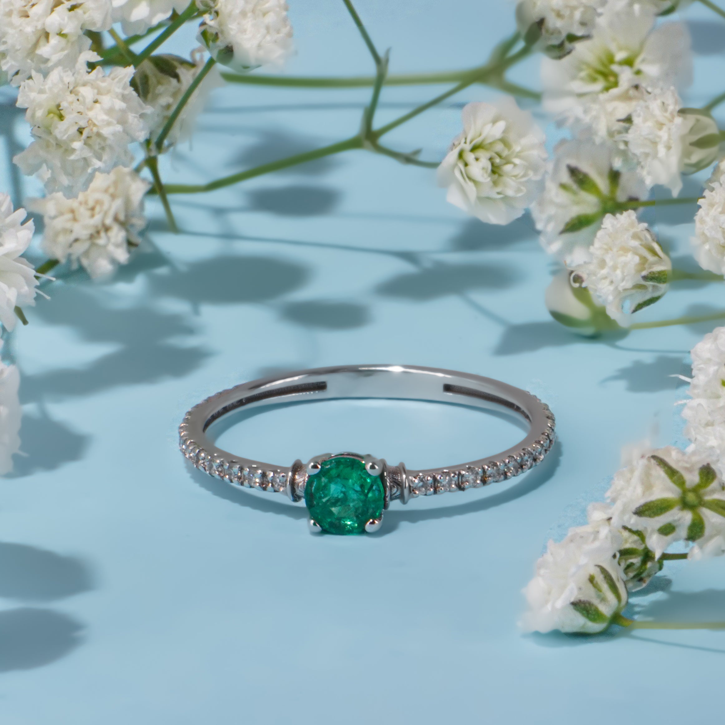 Endalaus emerald ring