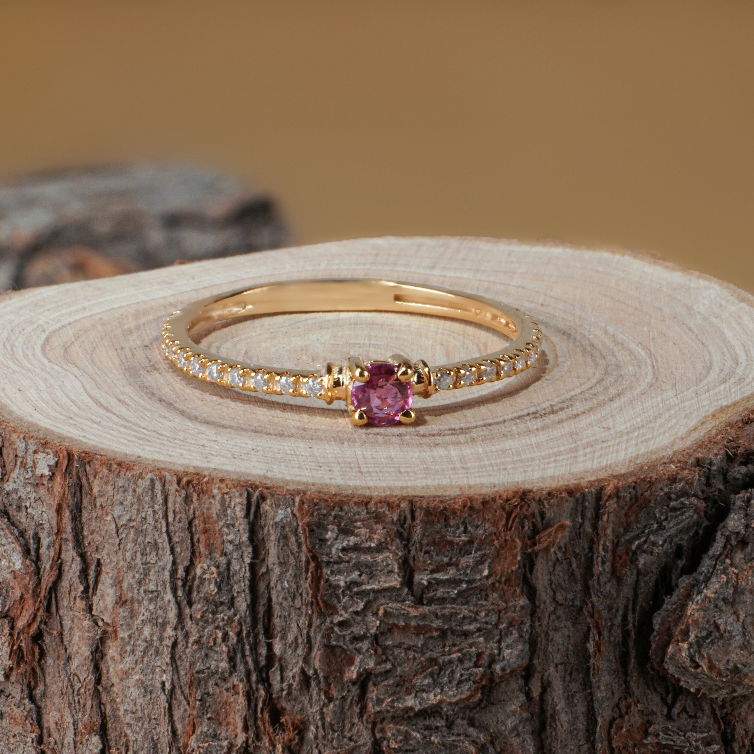 Endalaus ruby ring