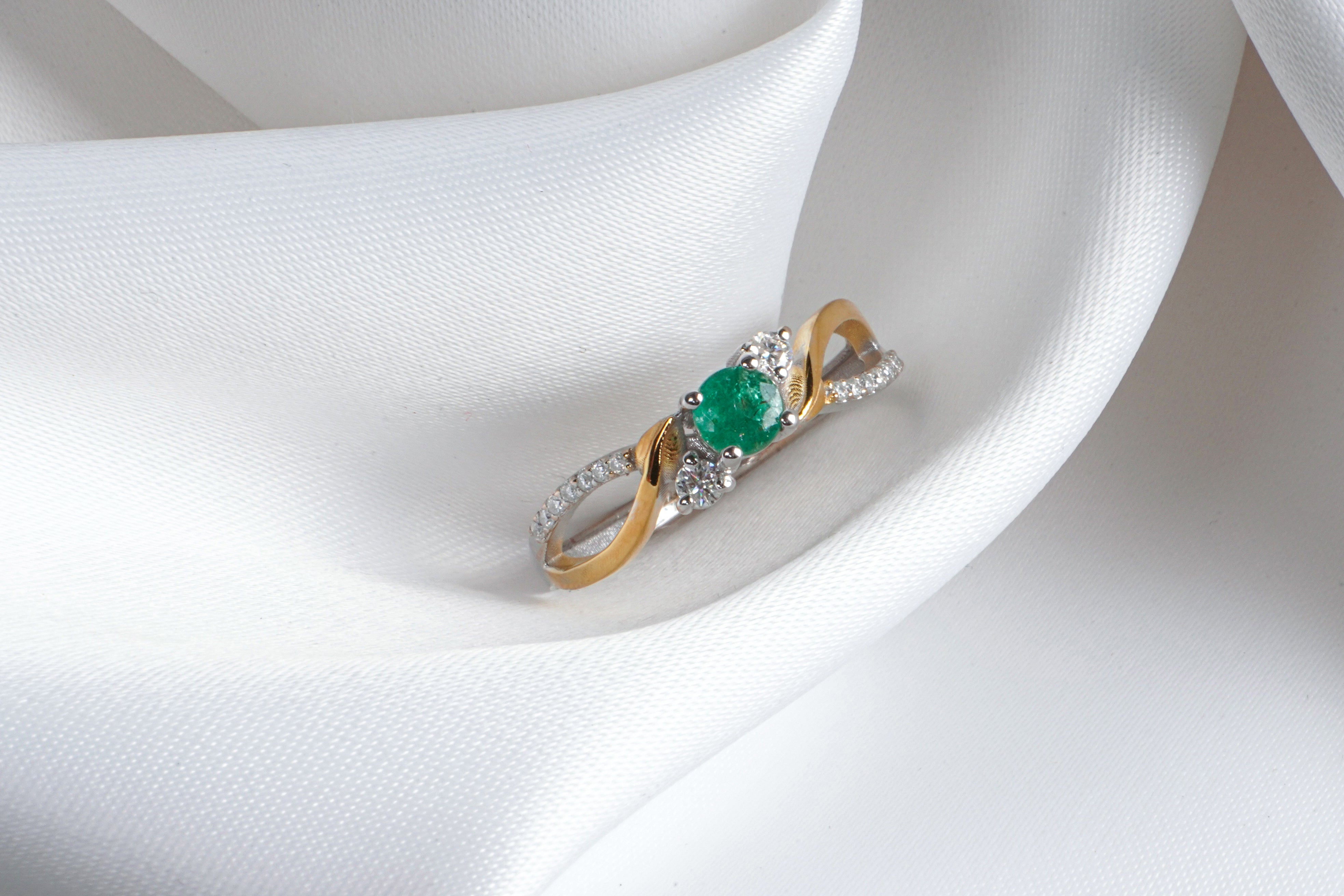 lover's universe emerald ring